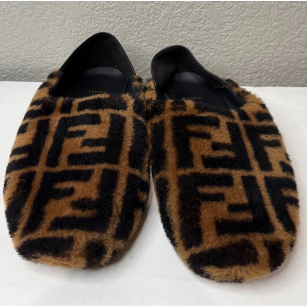 AUTHENTIC Fendi Men's FF Logo Fur Shearling Leather Slippers Loafers 7 Italy